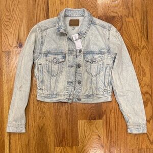 American Eagle Outfitters Light Blue Jean Jacket